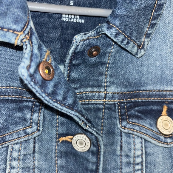 NWT Kids GAP Softest Denim Jacket. Size 6-7. - Picture 4 of 6